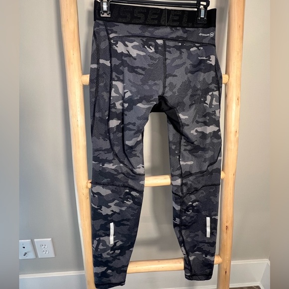 Russell Med 32/34 warm base layer Black Camouflage Leggings - Picture 2 of 6